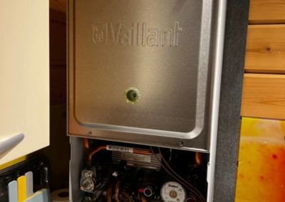 Ремонт газового настенного котла Vaillant turboTec plus 2014 года выпуска, ошибка F22, вместо родного бака установили выносной бак