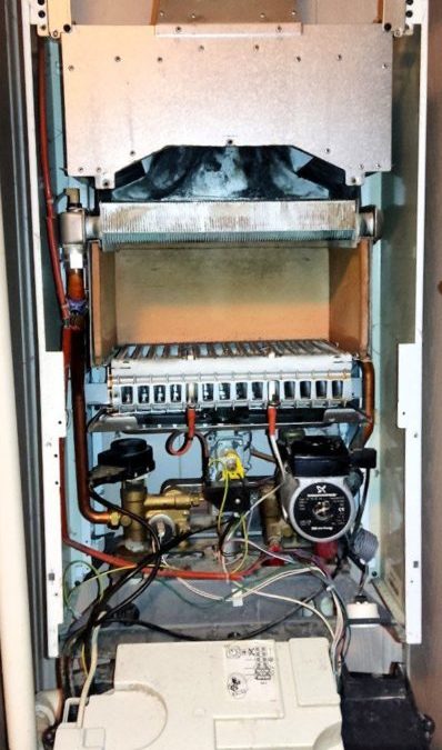 Ремонт газового  настенного котла Baxi Luna 3 240i – замена первичного теплообменника