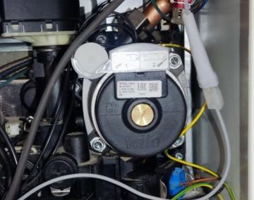 Ремонт газового  настенного котла Ariston egis plus 24f – ошибка 117, замена двигателя насоса