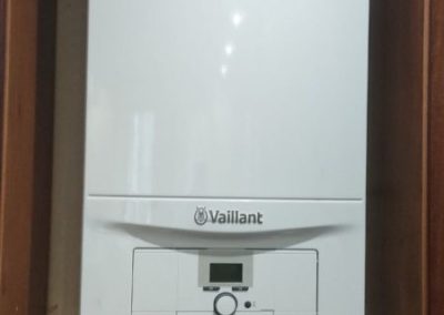 Установка газового настенного котла Vaillant atmo max