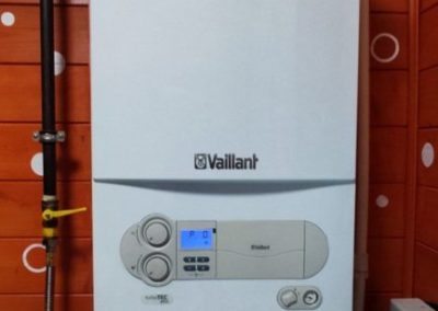 Ремонт газового настенного котла Vaillant turbo tec plus — замена аварийного клапана, техническое обслуживание