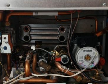 Ремонт газового настенного котла Vaillant turbotec pro — замена вторичного теплообменника, аварийного клапана и замена воздухоотводчика