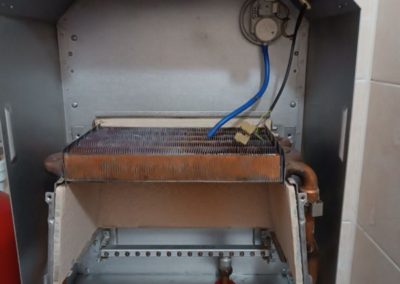 Газовый настенный котел Vaillant turbotec — провели техническое обслуживание