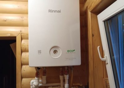 Установили газовый двухконтурный котел Rinnai RE-30 с поддержкой WiFi и шламоуловитель