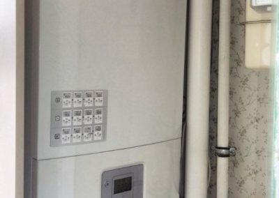 Газовый настенный котел Bosch Gaz 6000 — провели техническое обслуживание и чистку аквасенсера
