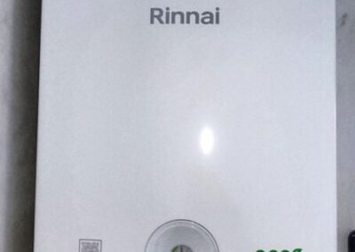 Установка газового настенного котла Rinnai BR-SE