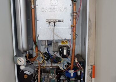 Ремонт газового настенного котла Daesung A MAX — заменили циркуляционный насос и трёхходовой клапан